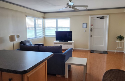 Bay Esplanade Apartment | NEW Listing! 1 bed/1 bath Apartment! Only a 5 min walk to beach! Great views!