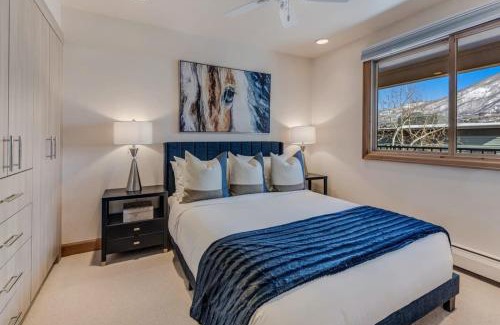 Aspen Apartment | New Listing 2BR 2BA Condo - Mountain Views