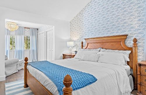 Lawton Woods House | NEW LISTING - 3 Bedroom - Pet Friendly - Coastal Casual & Refined Style - 8 Cotton Lane