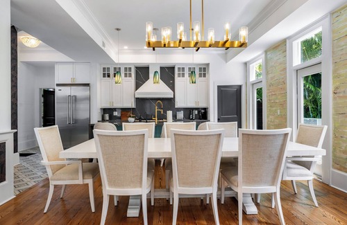 Historic Seaport House | NEW LISTING 4 ENSUITE BEDROOMS , OLD TOWN, PARKING, AC, POOL, BLOCK FROM DUVAL