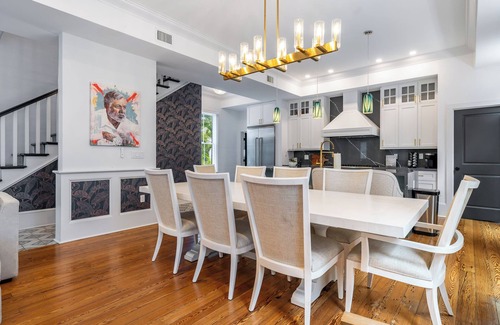 Historic Seaport House | NEW LISTING 4 ENSUITE BEDROOMS , OLD TOWN, PARKING, AC, POOL, BLOCK FROM DUVAL