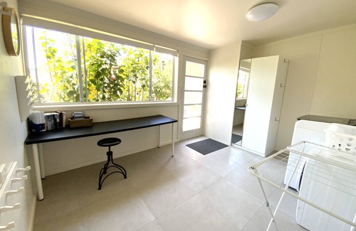 Eden House | New listing! Centrally located & Clean - 4 Bedrooms!