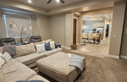 St. George Condo | New listing! Family Friendly Washington Condo with 2 pools, hot tub, A+ LOCATION