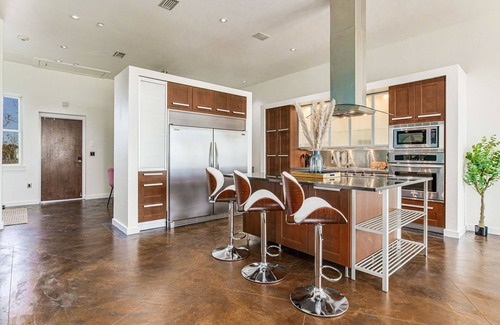 Southeast Pensacola Apartment | New Listing! Luxury Bayfront View at Rainbow Row!