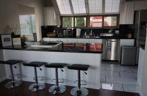 Mills Estates House | NEW LISTING! SFO Luxury House 4BR/3BA near SF & Silicon Valley