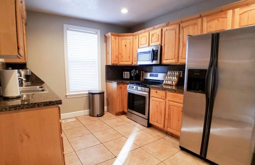 Liberty Wells House | NEW LISTING! Spacious Sugarhouse 4bd 3bth Home+Fully Fenced Yard+Gazebo+Hot Tub!