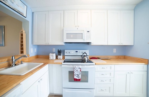 Beachwalk Condo | NEW LISTING Ocean Front 1 Bedroom - New Decks and Pool Access
