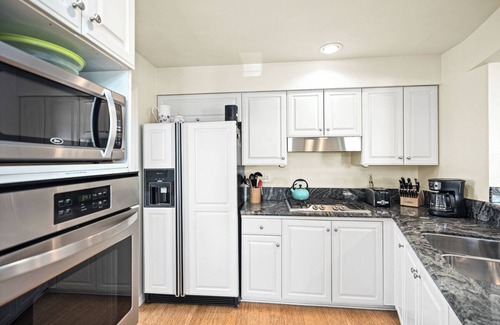 Lantern District House | NEW LISTING! Walk to Beach and Harbor! CAPTAIN’S COTTAGE! Permit STR23-0076