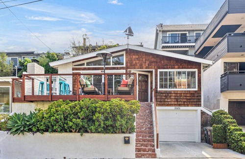 Lantern District House | NEW LISTING! Walk to Beach and Harbor! CAPTAIN’S COTTAGE! Permit STR23-0076