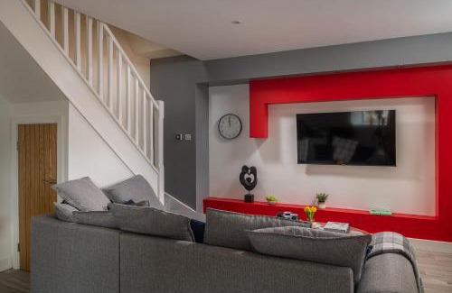 Penygroes House | NEW Luxurious Escape Charming Dog Friendly Cottage
