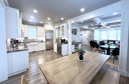 Rockaway Beach House | NEW Luxurious family-friendly coastal home w/beach access. Dogs allowed!