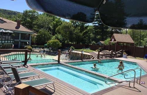 Campton House | New Luxurious Mountain Paradise. Best Views! Hot Tub, AC, Waterville Estates