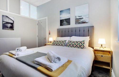 Hartlepool Apartment | NEW! Luxury 1 Bed Apartment in Hartlepool City Centre by Stay With Us, Perfect for Couples & Contractors, FREE WI-FI!