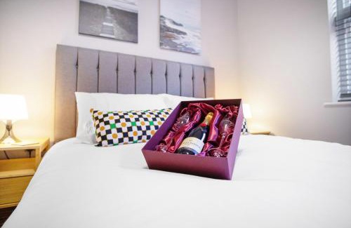 Hartlepool Apartment | NEW! Luxury 1 Bed Apartment in Hartlepool City Centre by Stay With Us, Perfect for Couples & Contractors, FREE WI-FI!