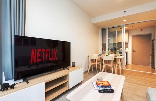 Bang Phlat Apartment | NEW*Luxury 2BR Apartment Riverview-Netflix-MRT*3TV