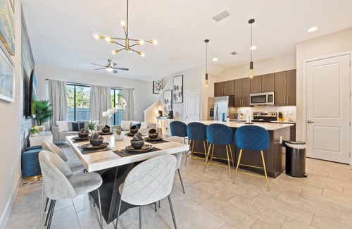 Loughman House | New Luxury 4 Bedroom Villa by 𝓓𝓲𝓼𝓷𝓮𝔂 w/Pool