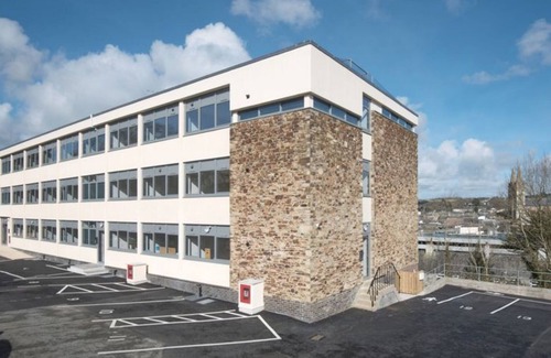 Truro Apartment | NEW! Luxury Apartment in Truro Centre With Cathedral Views!