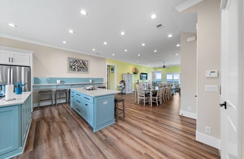 Supply House | New luxury beach front house steps from the ocean