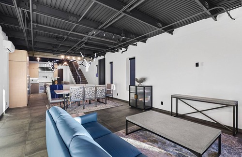 Eastside House | NEW Luxury Concrete Home : Only Minutes from the Beach!