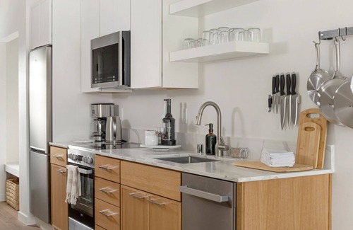 Friday Harbor Condo | New Luxury Condo! Downtown Friday Harbor! HVN 303