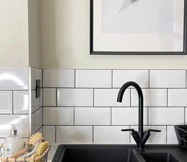 Barbican House | NEW LUXURY for 2024 - Central Plymouth House - Sleeps 10 - Access to Plymouth Town - Close to The Barbican - Pets welcome - Parking Available - By Luxe Living by Sophia