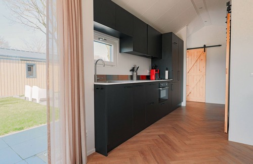 Hoogersmilde Ski Chalet | New Luxury Lodge with Meadow View - near National Park Drents-Friese Wold!