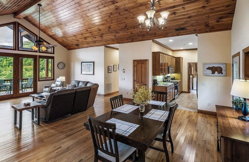Whittier Condo | New Luxury Smoky Mountain Country Club Condo, Garage, Washer & Dryer, View!