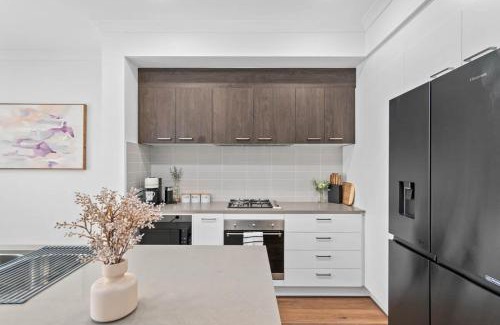 Walkerville House | New Luxury Stylish Elegant Townhouse for Families
