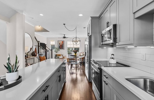Greenville Downtown House | New Luxury Townhouse - Central to Downtown Greenville