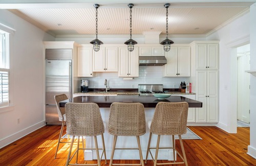 Nantucket Town Condo | New Luxury Two-Bedroom Nantucket-chic Town Condo - Minutes Walk Beach