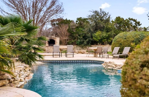 Leander House | New! Luxury Villa | hot tub | Great for families