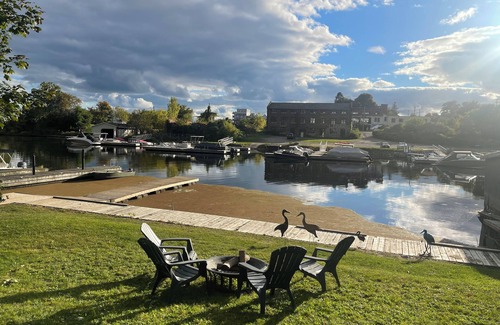 Gananoque Apartment | NEW- LUXURY WATERFRONT WALKOUT, Steps to downtown Gananoque & 1000 Island ferry