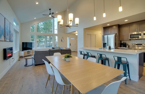 New Meadows House | New Meadows Golf Resort Vacation Rental w/Hot Tub