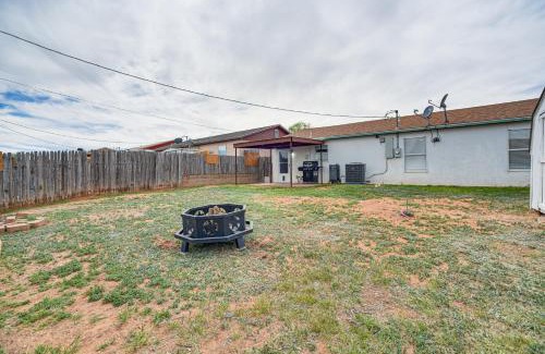 Tucumcari House | New Mexico Smart Home with Private Yard and Grill
