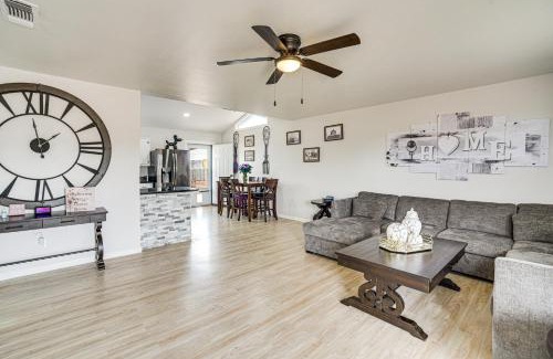 Tucumcari House | New Mexico Smart Home with Private Yard and Grill