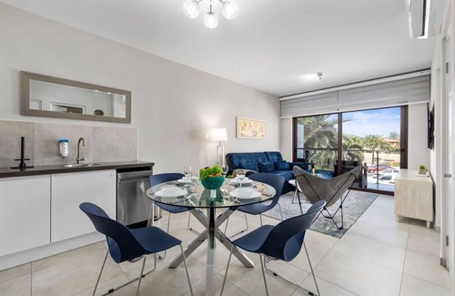 Gold Coast Condo | NEW Modern 1BR 1BA @ Gold Coast Pool *GYM* Tennis