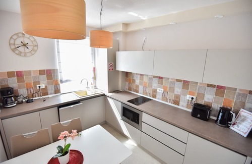 Tractorul Apartment | New modern apartment located at entrance of Coressi mall.