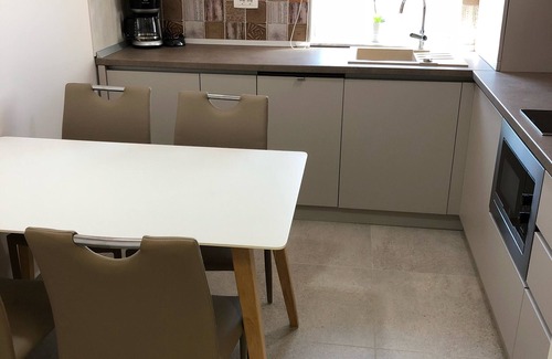 Tractorul Apartment | New modern apartment located at entrance of Coressi mall.