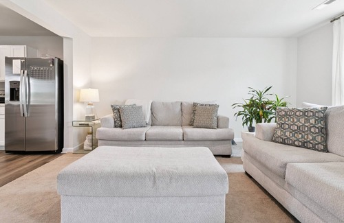 Berea House | NEW! Modern DownTown Retreat Near Swamp Rabbit Trail