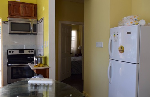 Norbrook Apartment | New Modern First Floor Flat , Large private balcony