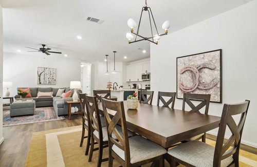 Fort Worth House | New Modern Home TCU & FW Stockyard