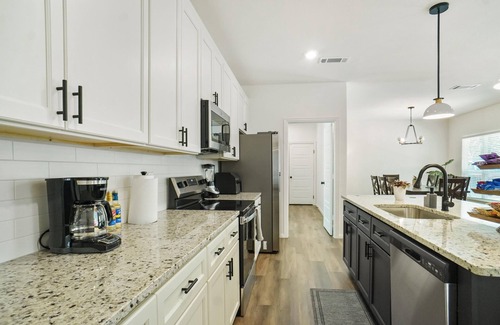 Fort Worth House | New Modern Home TCU & FW Stockyard