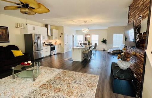 Lawrenceville House | New Modern house?A mins to Hwy i-85, 316