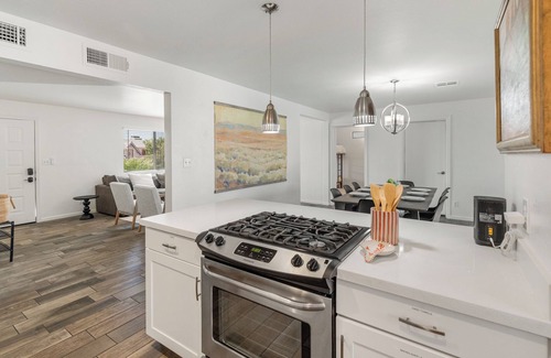 Tempe House | NEW Modern Tempe Home with Pool - 4bd, 2ba