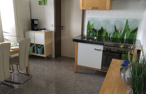 Westfeld Apartment | New, modern vacation apartment, quiet location, ground floor, WLAN, near Winterberg