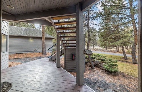 RiverWild Condo | New! Mt Bachelor Village ~ King Suite ~ 1st level