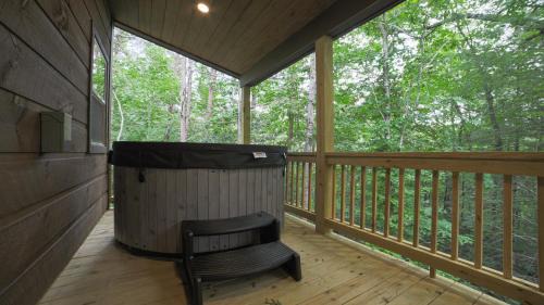 Murphy House | NEW! Murphy*Hot Tub*Fire Pit