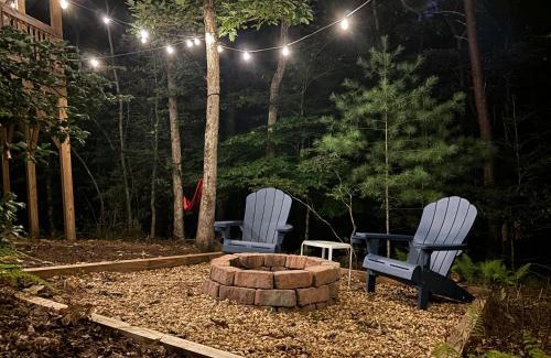 Murphy House | NEW! Murphy*Hot Tub*Fire Pit