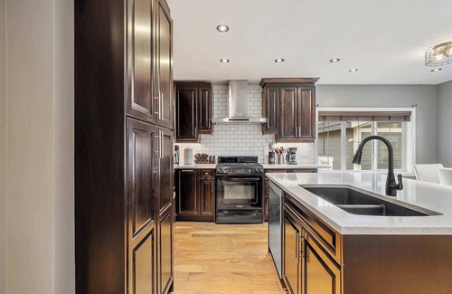 Northwest Calgary House | NEW Near DT, University, Airport! FREE Banff Pass!