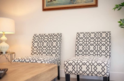 North End Condo | NEW New Luxurious Modern 2BR Condo Sleeps 5 Coffee, AC, WIFI
